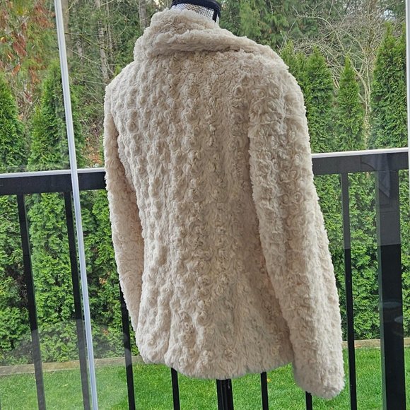 MICHAEL KORS Faux Fur Jacket - Picture 5 of 9